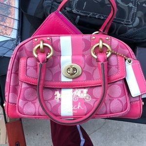 Pink Coach purse and wallet like new